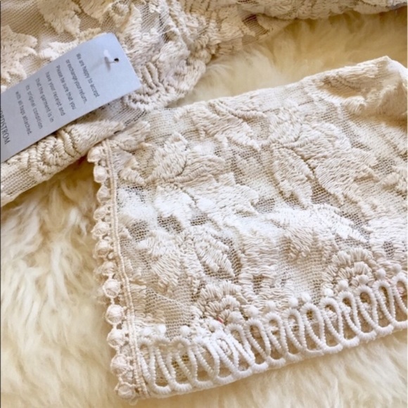 Adelyn Rae Open Back Floral Lace & Crochet Romper - Picture 5 of 8